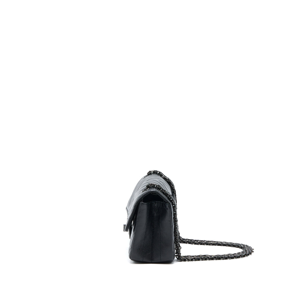 chanel-mini-2-55-reissue-chevron-calfskin-so-black