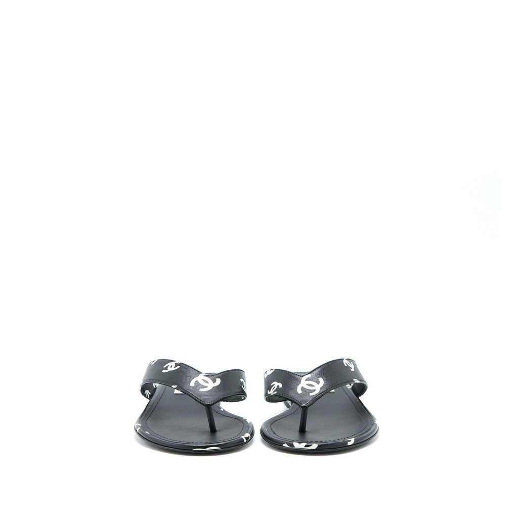 chanel-size-35-22s-cc-logo-flip-flops-black-white