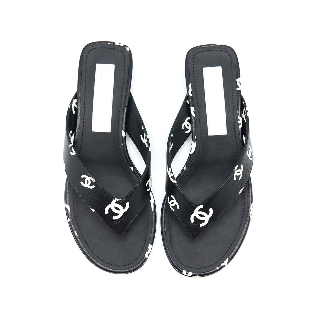 chanel-size-35-22s-cc-logo-flip-flops-black-white