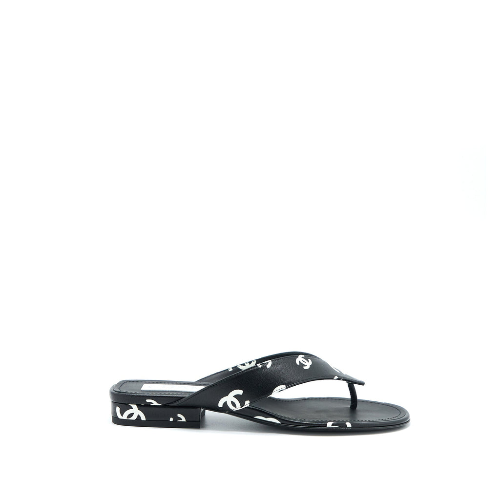 chanel-size-35-22s-cc-logo-flip-flops-black-white