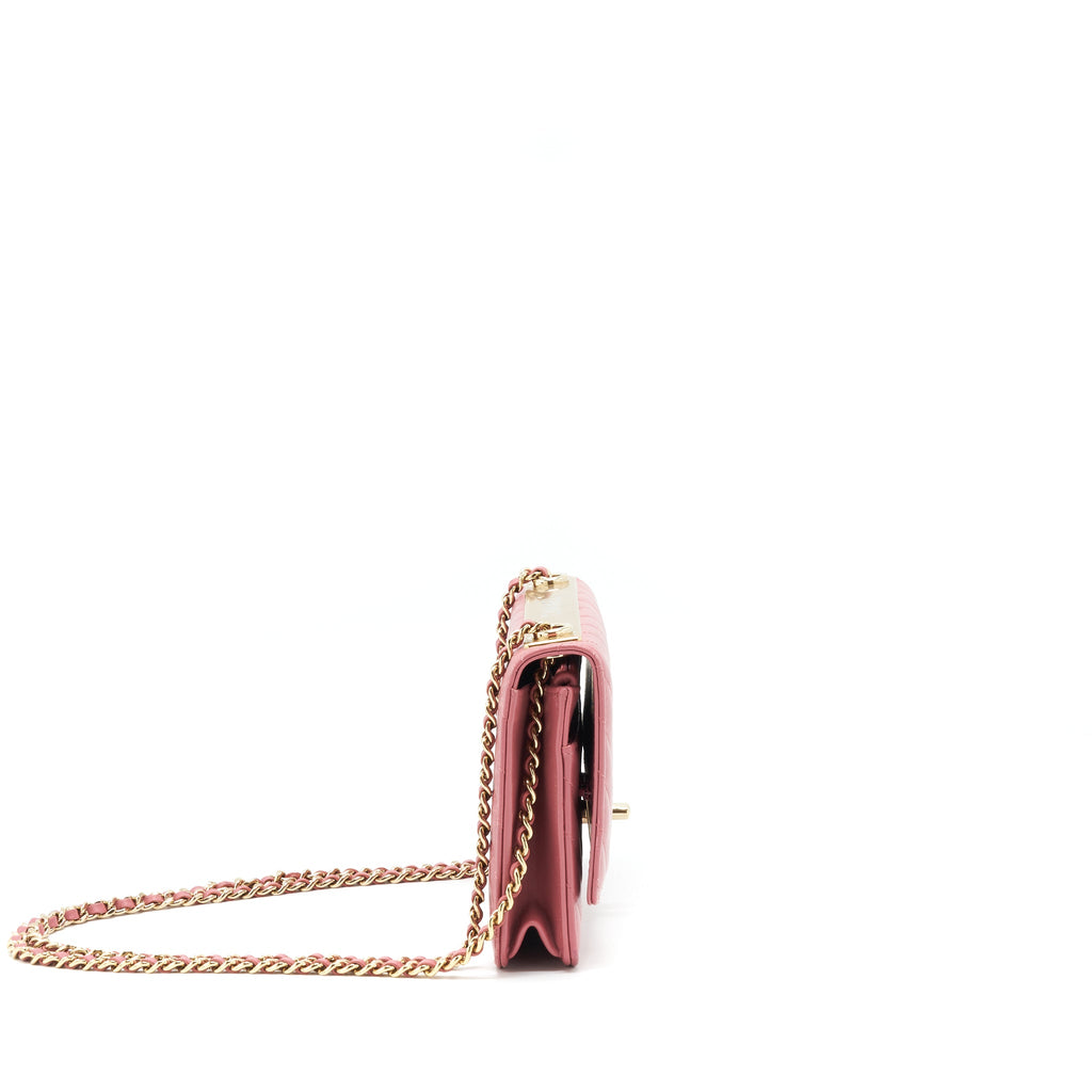 chanel-chevron-trendy-cc-wallet-on-chain-lambskin-pink-lghw