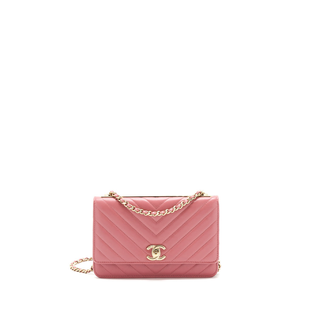 chanel-chevron-trendy-cc-wallet-on-chain-lambskin-pink-lghw