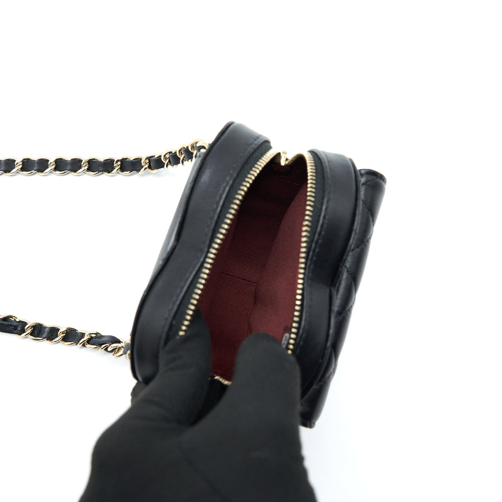 chanel-22s-heart-belt-bag-lambskin-black-lghw-1
