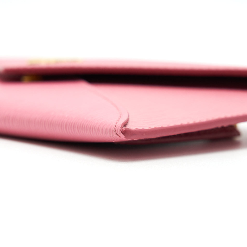 prada-saffiano-wallet-in-pink-ghw
