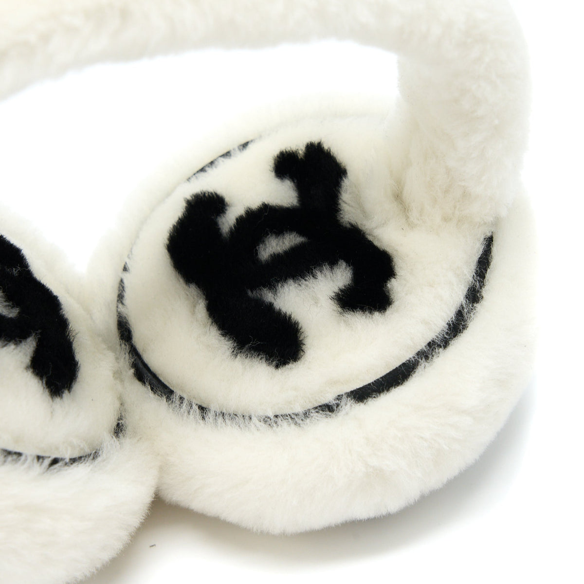 copy-of-chanel-22p-shearling-cc-logo-earmuffs-white-black