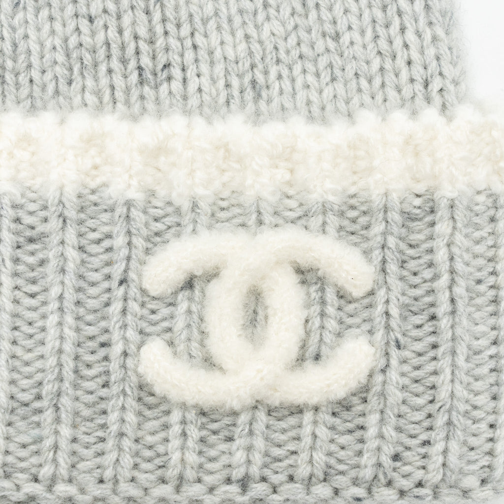 chanel-cc-logo-beanie-cashmere-silk-light-grey