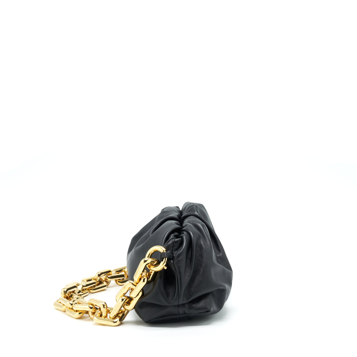 bottega-veneta-chain-pouch-calfskin-black-ghw