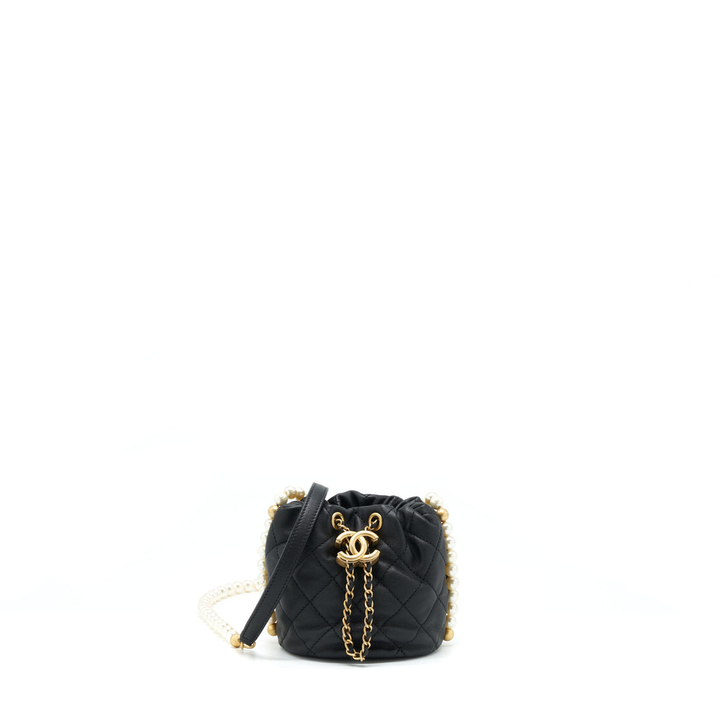 chanel-mini-bucket-bag-with-pearl-chain-lambskin-black-ghw