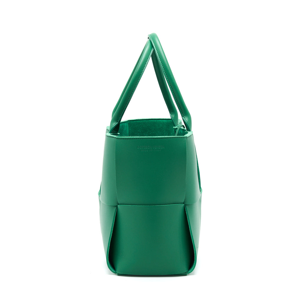 bottega-veneta-arco-tote-bag-parakeet-green