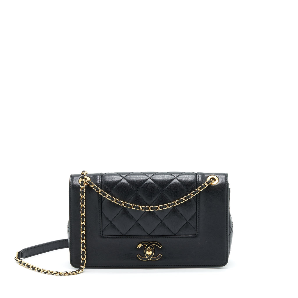chanel-cc-logo-flap-bag-lambskin-black-ghw