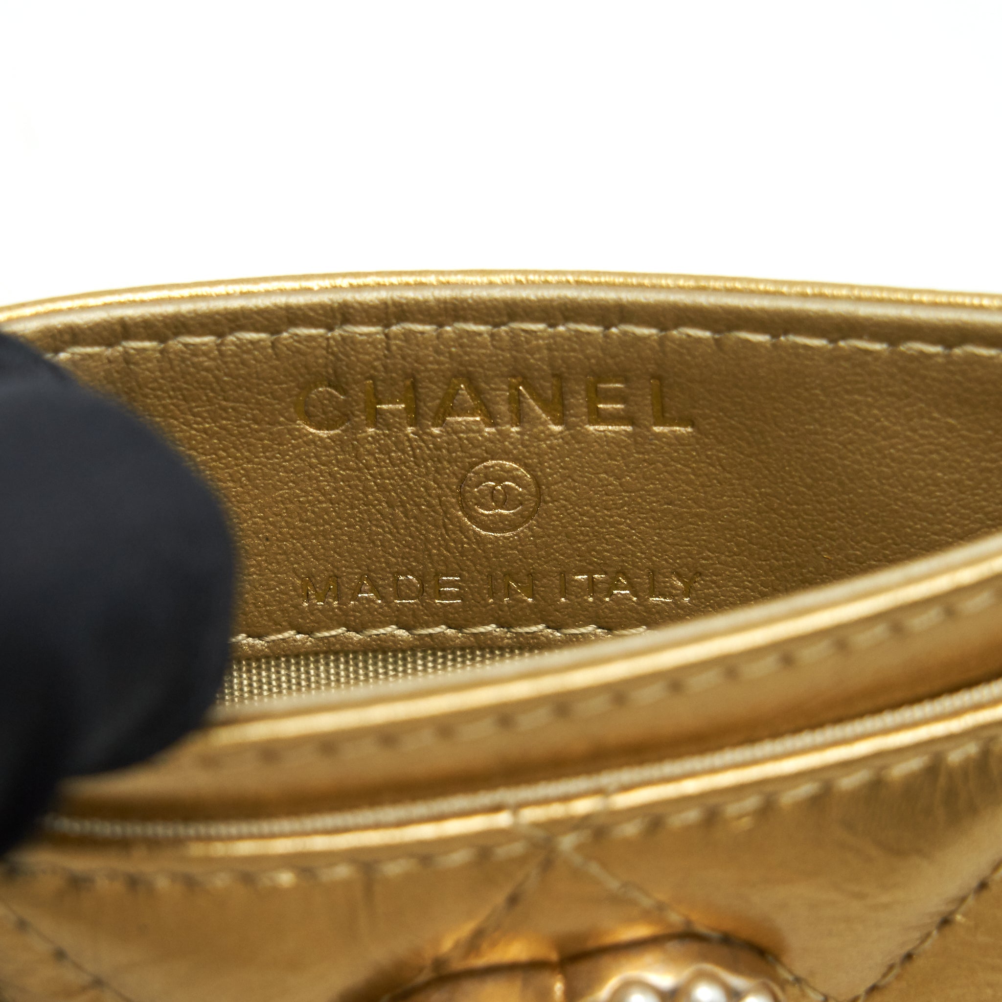 chanel-cc-logo-card-holder-gold-lambskin