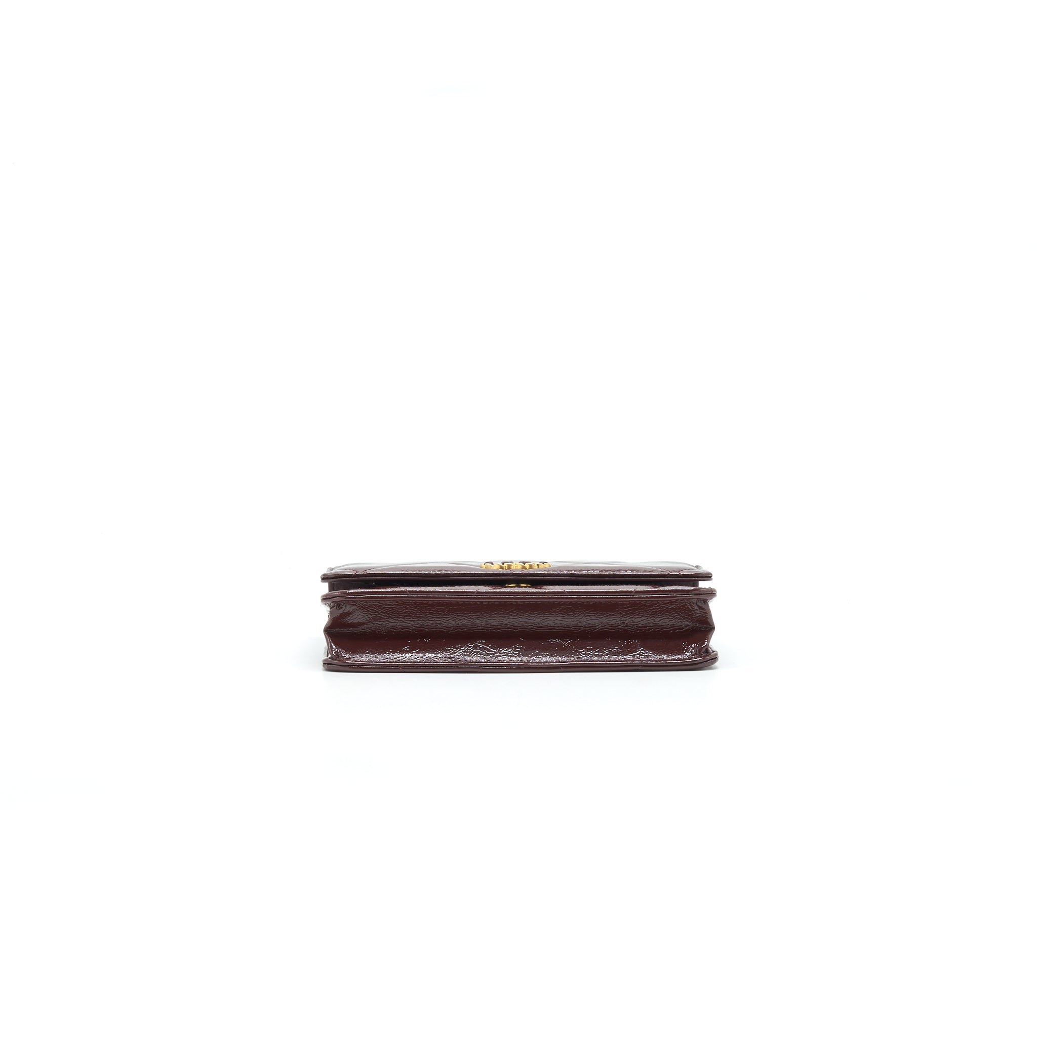 chanel-19-wallet-on-chain-burgundy