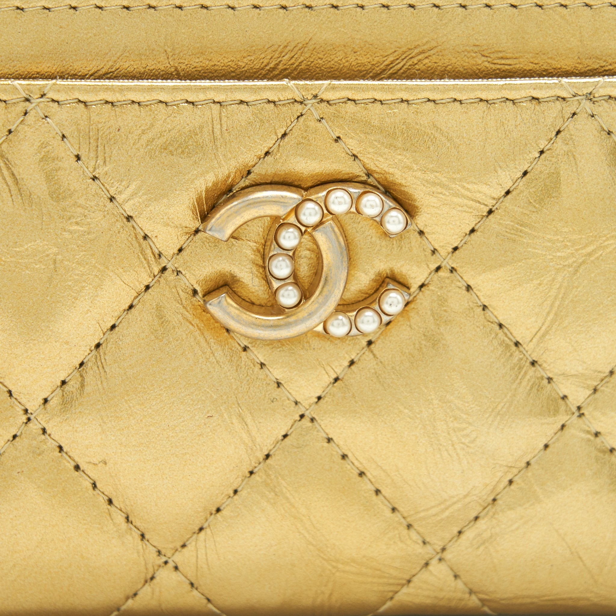 chanel-cc-logo-card-holder-gold-lambskin