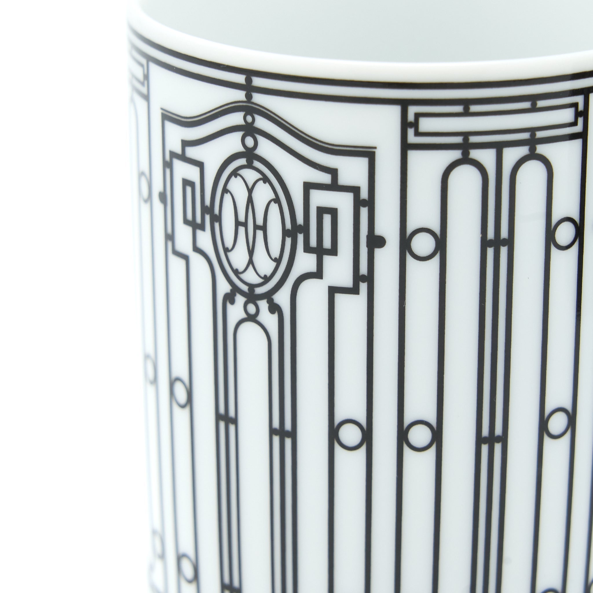 hermes-h-deco-mug-black-white-in-a-set