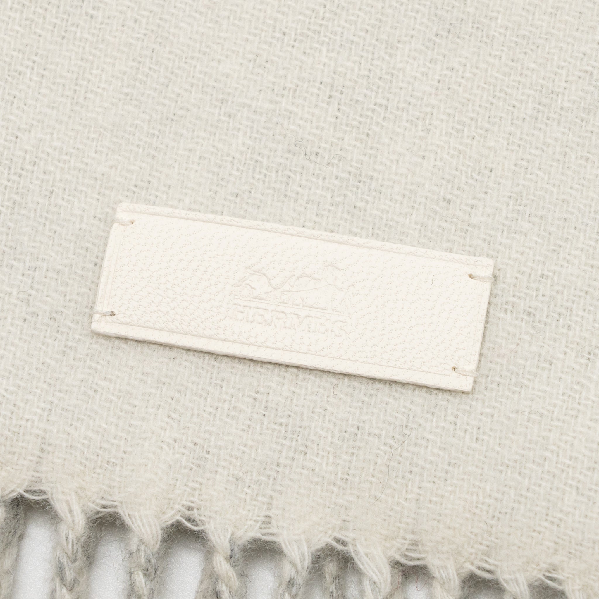 hermes-petite-casaque-noeuds-marins-scarf-cashmere-ivoire-gris-clair-chine