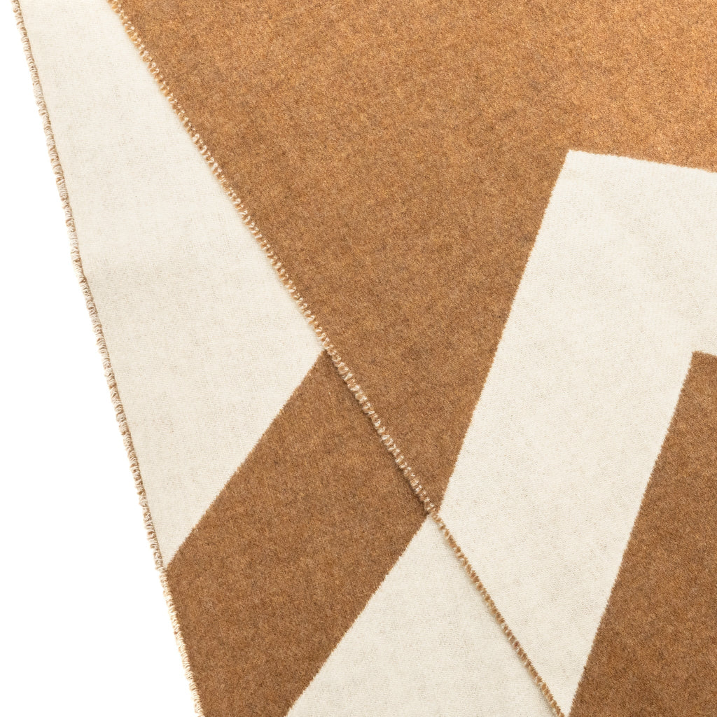 hermes-30x140-cm-casaque-chevron-muffler-cashmere-brown-white
