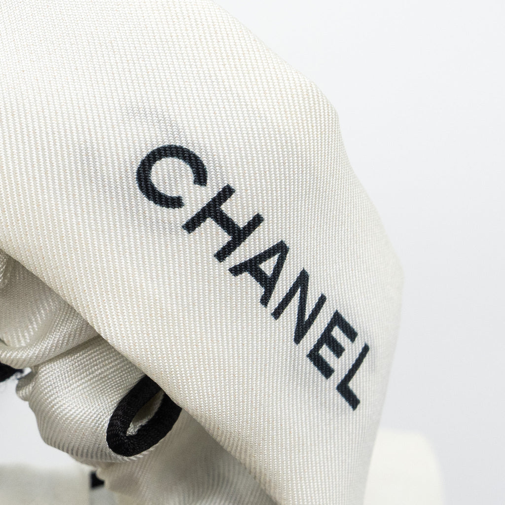 chanel-23p-hair-tie-silk-twill-black-white