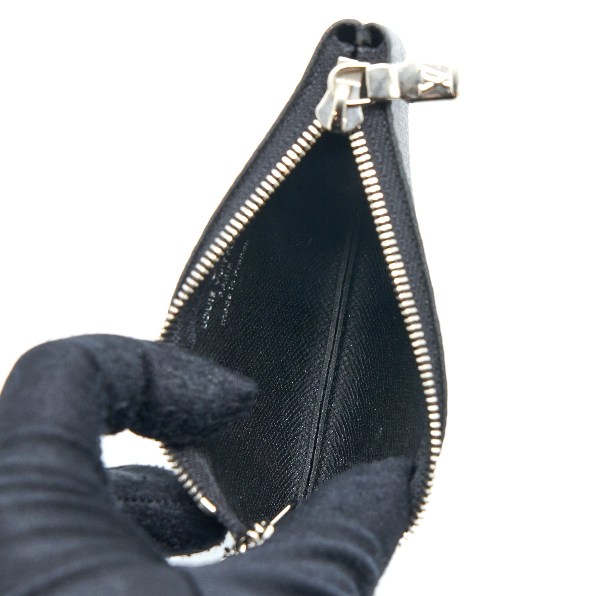 louis-vuitton-key-pouch-damier-azur-canvas-shw