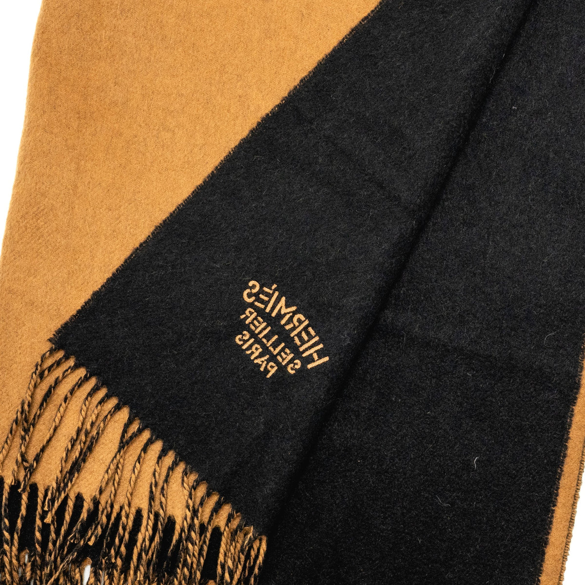 hermes-60x200-cm-cheval-punk-muffler-cashmere-caramel-navy