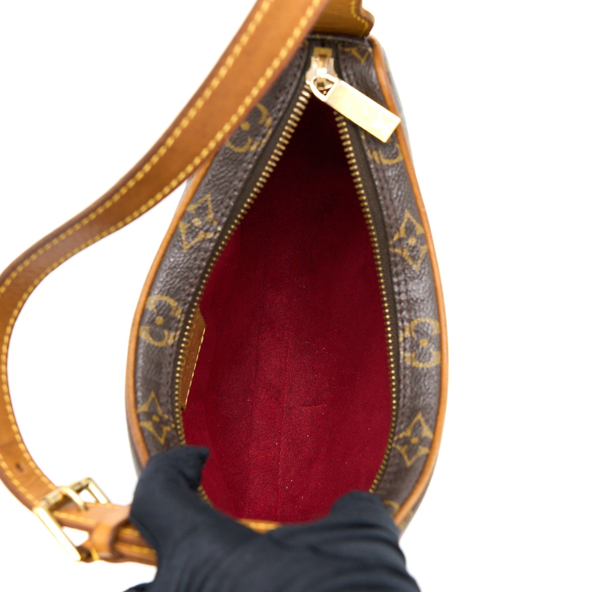 louis-vuitton-vintage-shoulder-bag-monogram-canvas-ghw-1