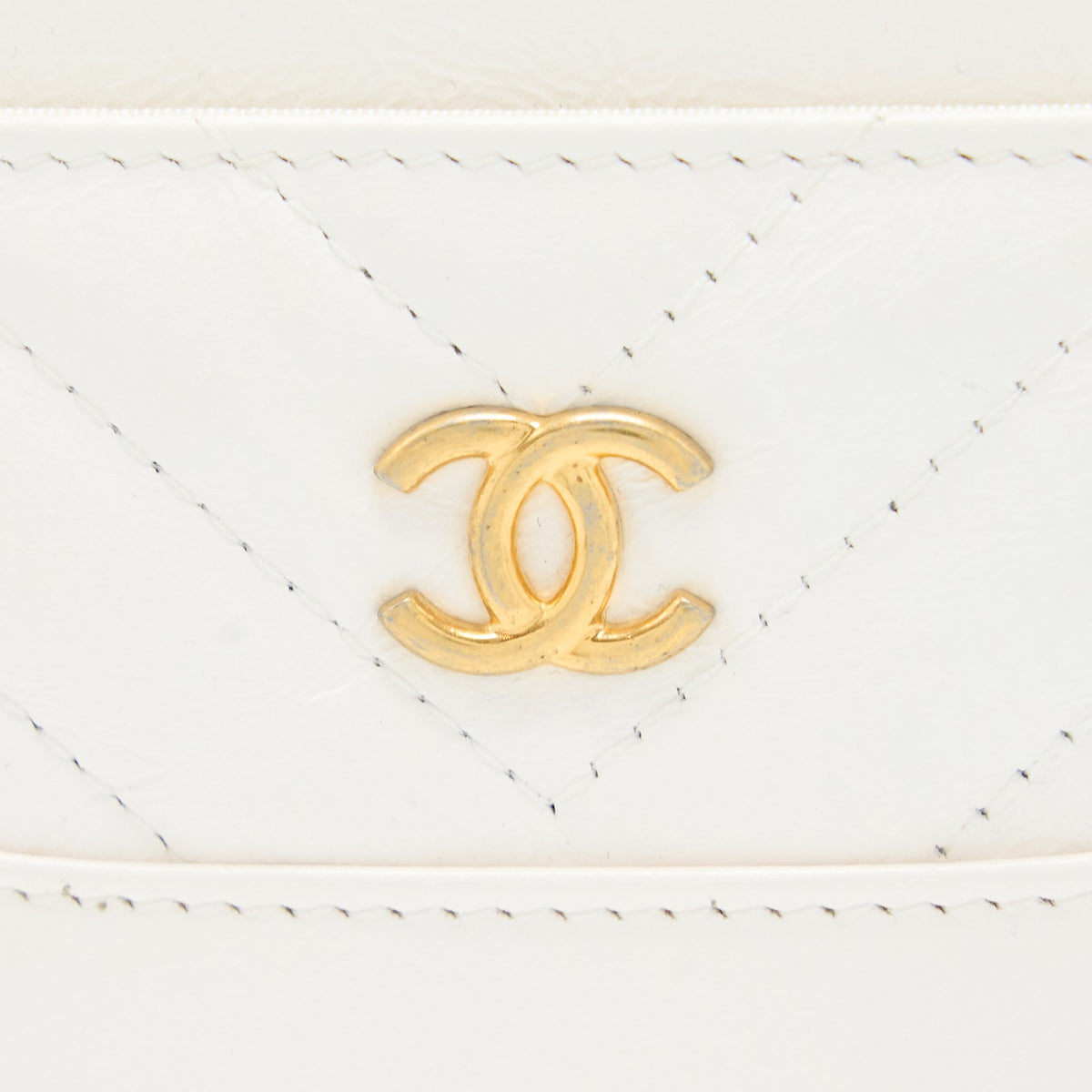 chanel-chevron-card-holder-calfskin-white-ghw