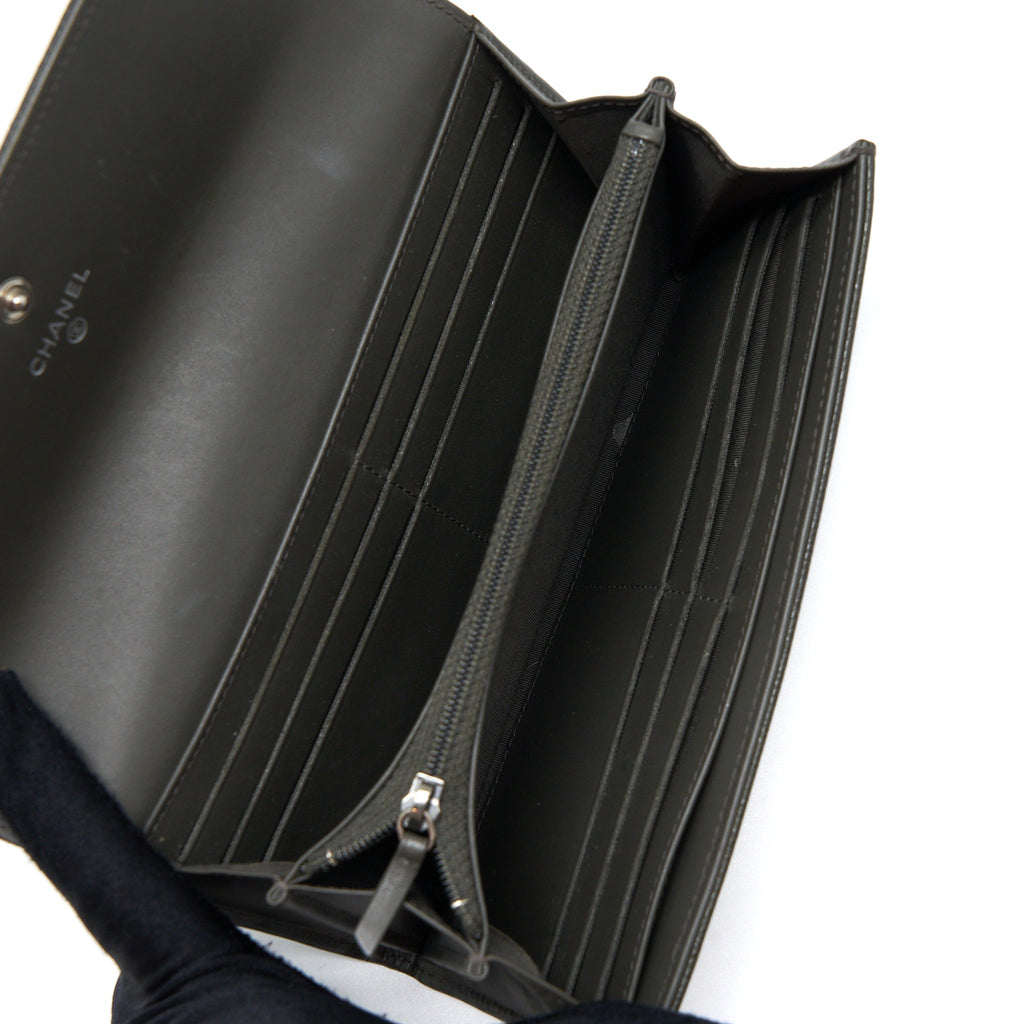chanel-cc-logo-flap-long-wallet-caviar-dark-olive-green-shw