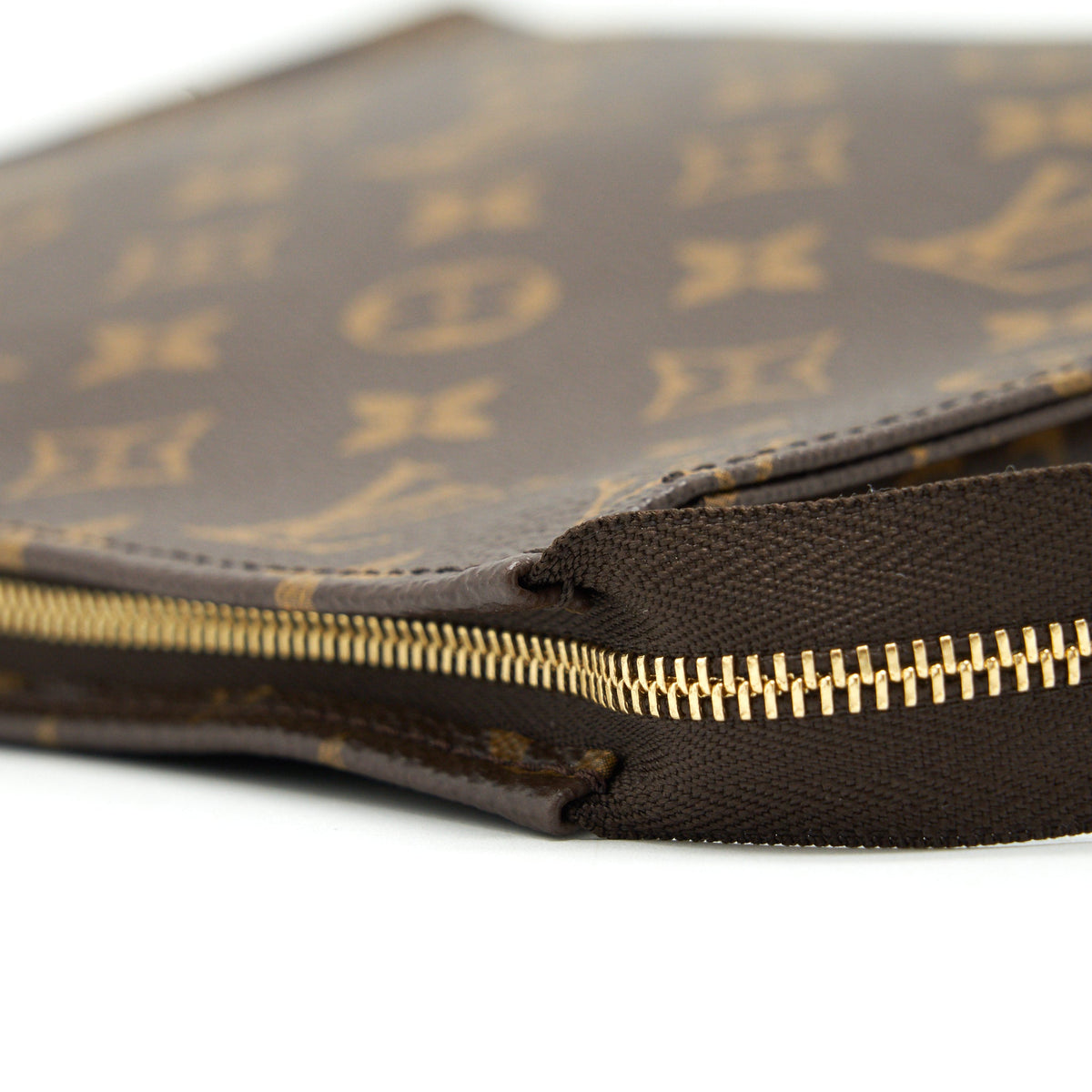 louis-vuitton-toiletry-pochette-26-monogram