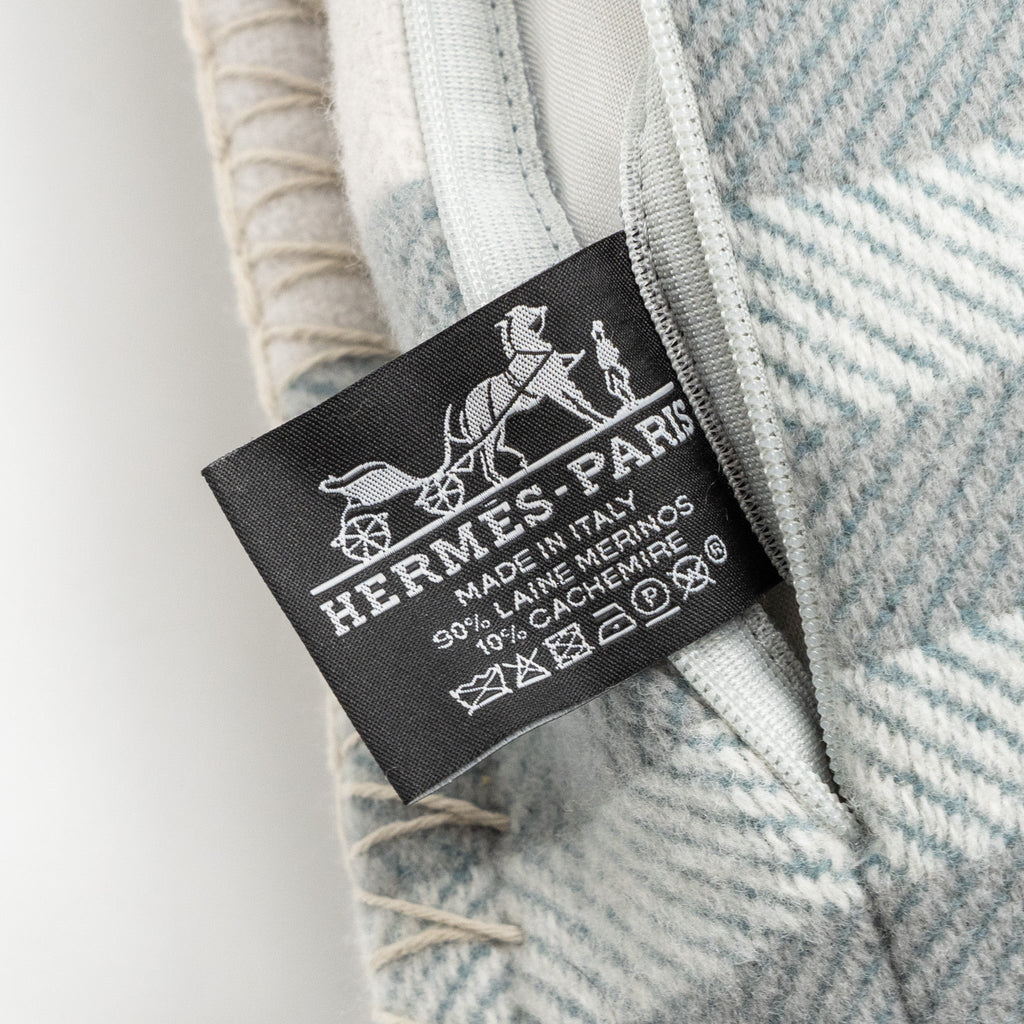 hermes-ithaque-pillow-gris-perle