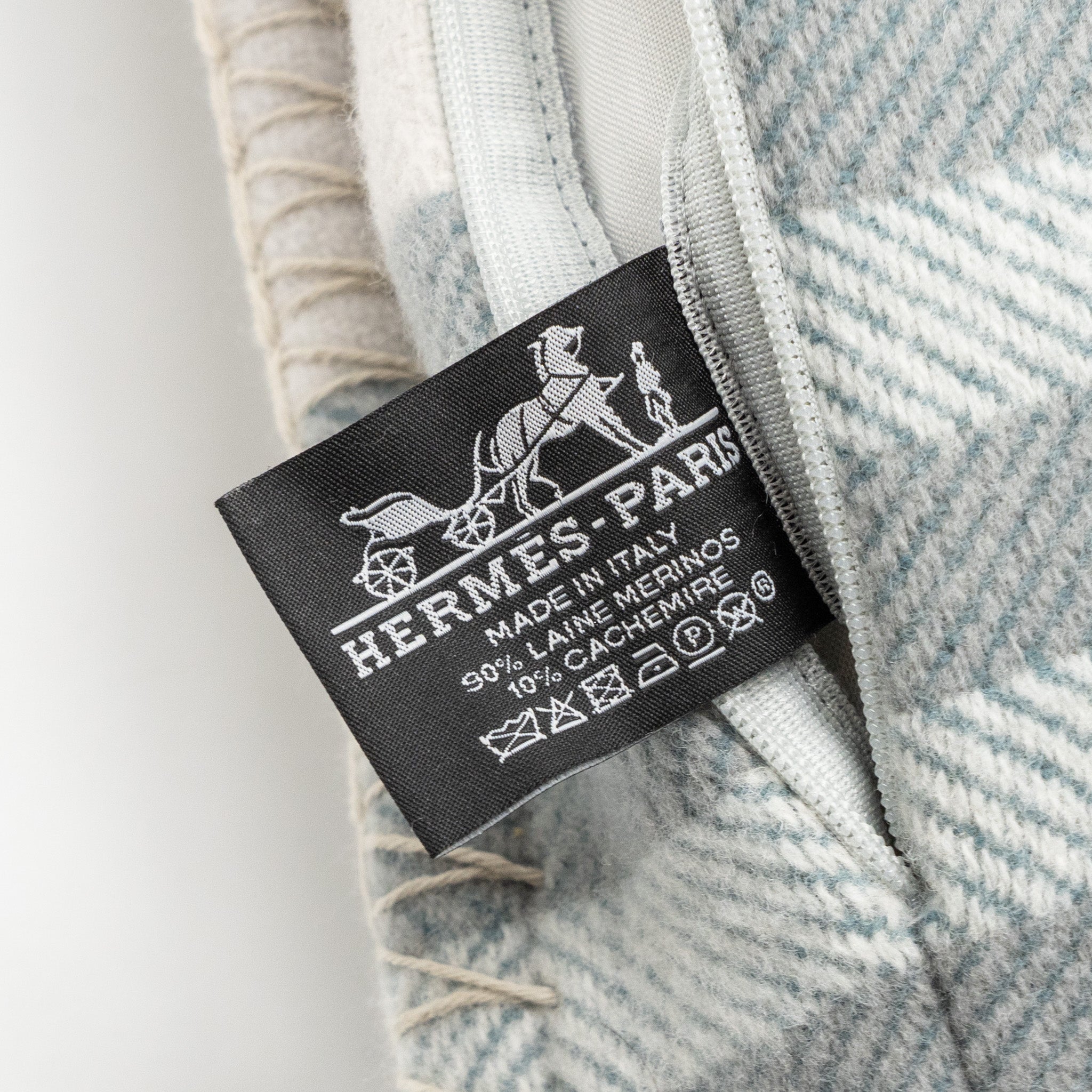 hermes-ithaque-pillow-gris-perle
