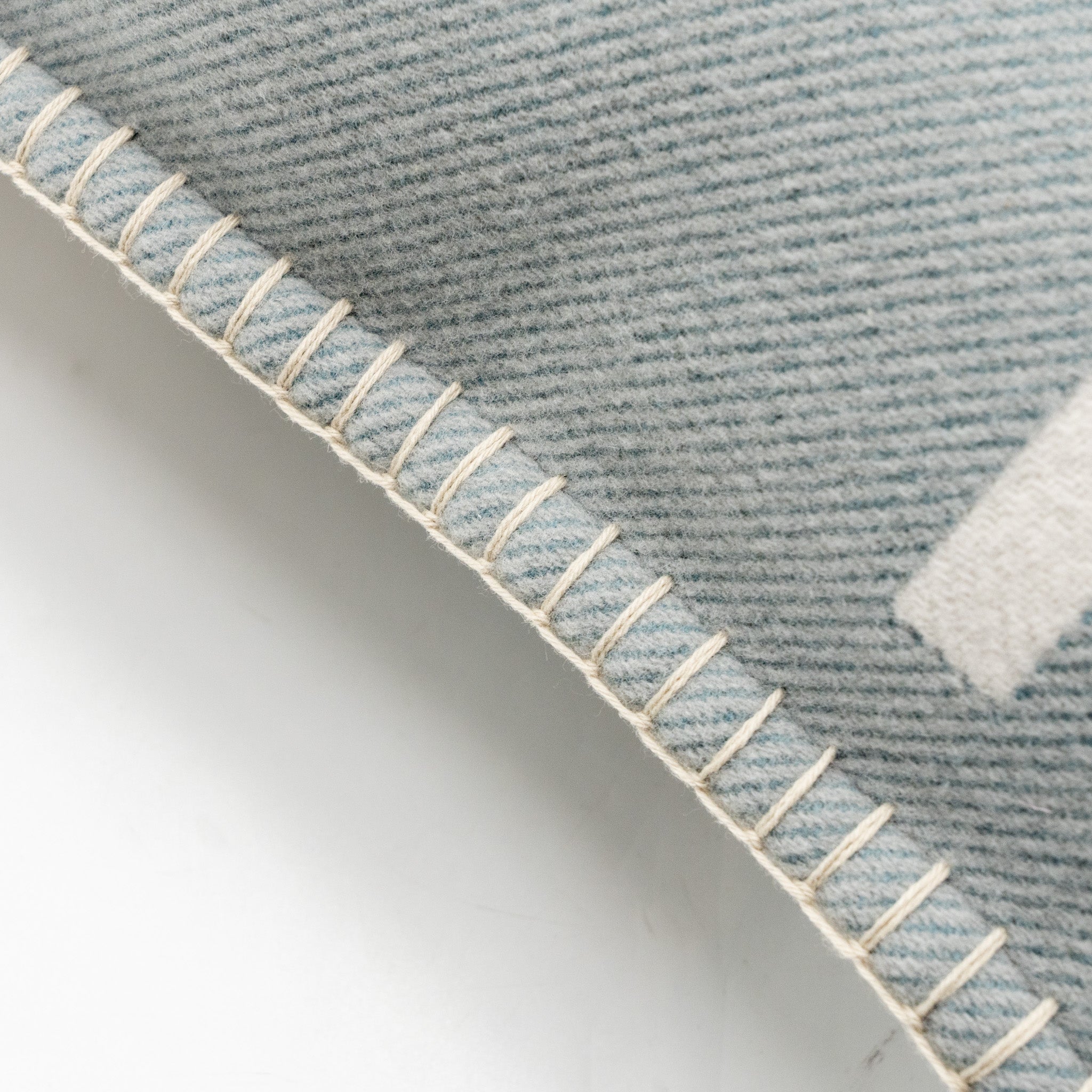 hermes-ithaque-pillow-gris-perle