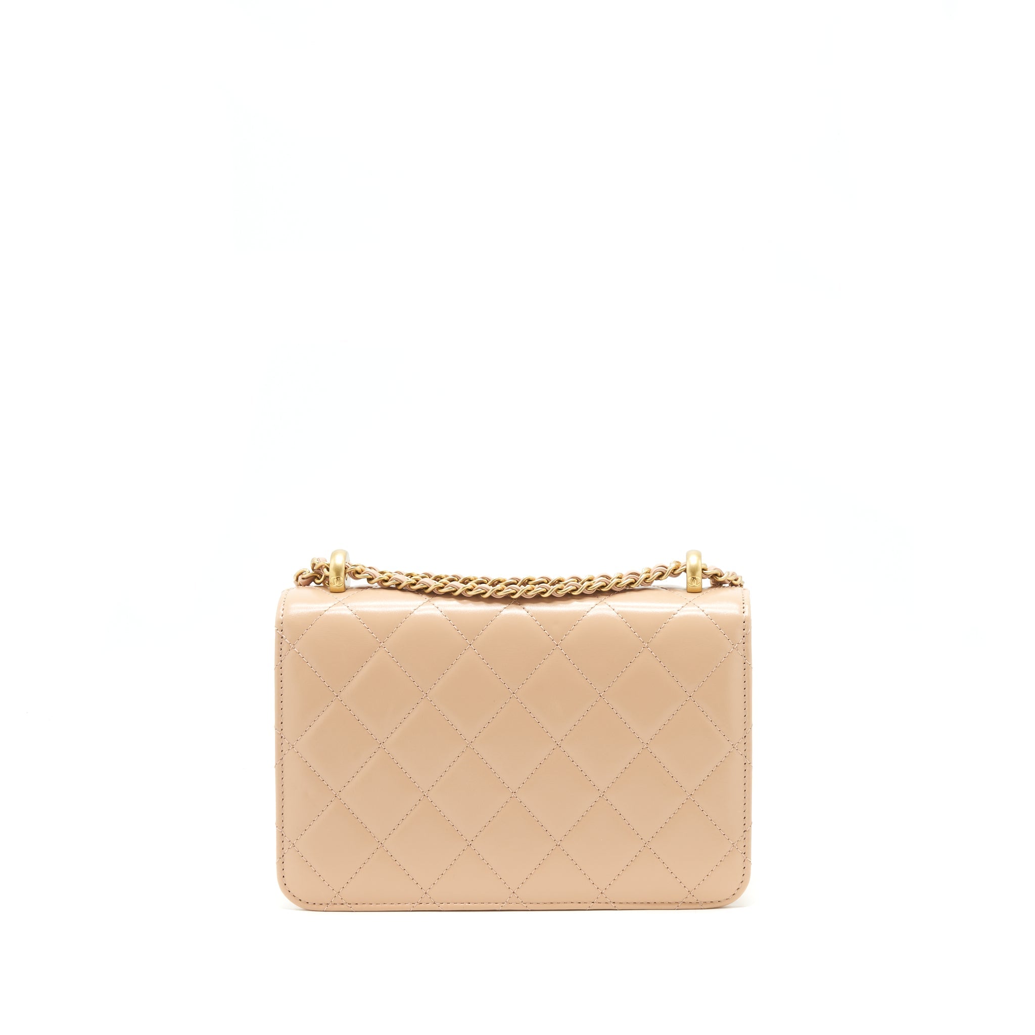 chanel-21a-gold-crush-flap-bag-calfskin-beige-ghw