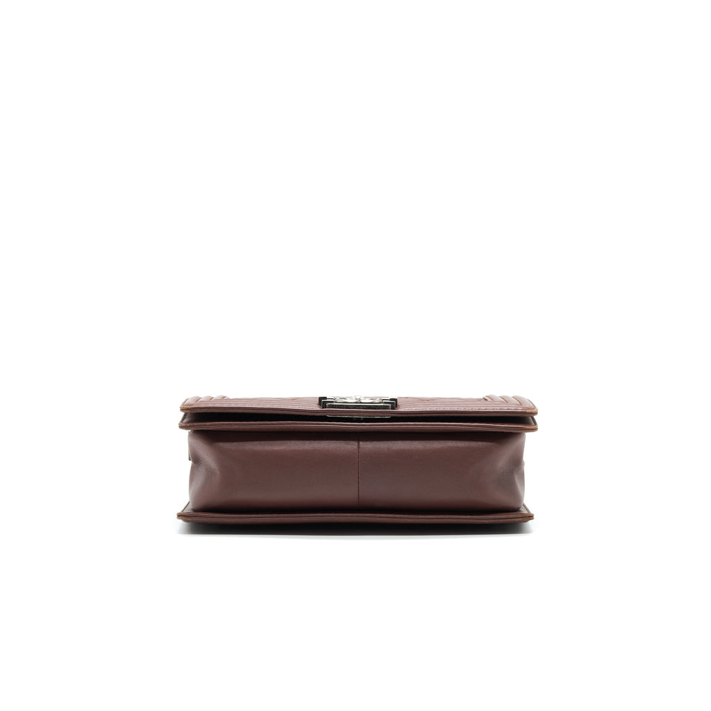 chanel-medium-boy-chanel-bag-chocolate-brown-shw
