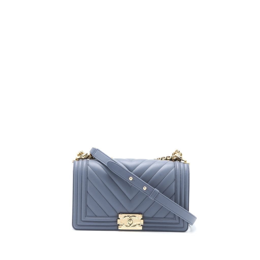 chanel-medium-boy-bag-chevron-lambskin-grey-lghw