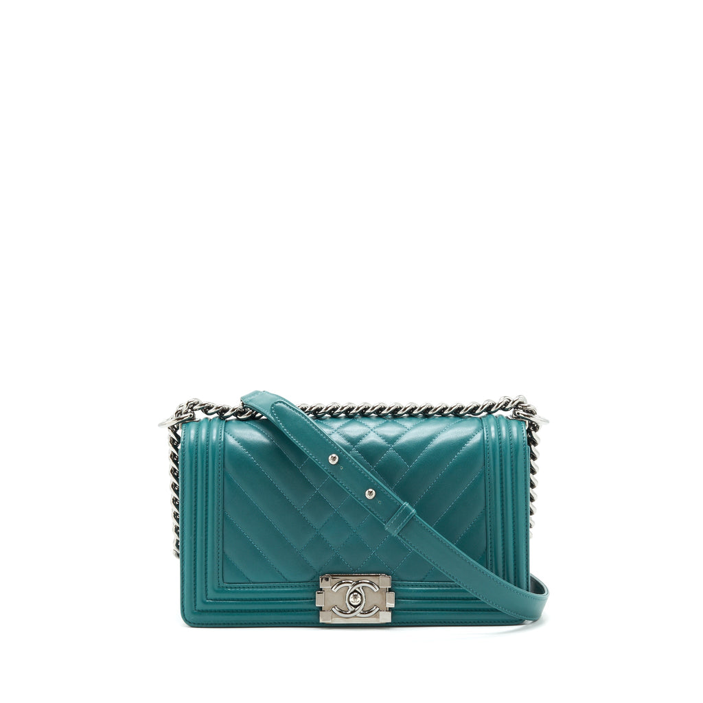 chanel-medium-boy-lambskin-green-shw