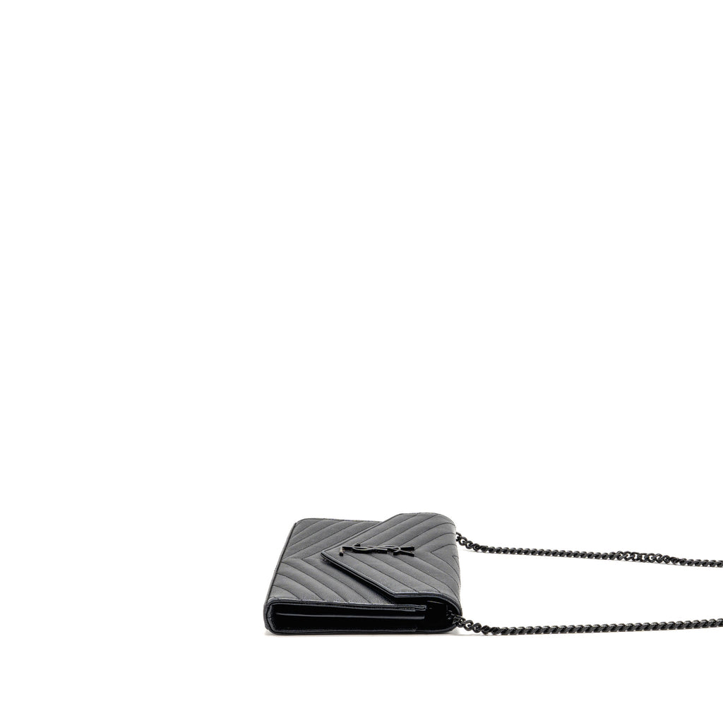 saint-laurent-ysl-envelope-chain-wallet-grained-calfskin-so-black
