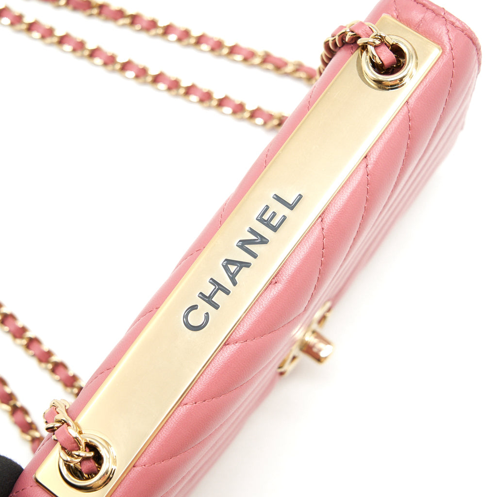 chanel-chevron-trendy-cc-wallet-on-chain-lambskin-pink-lghw