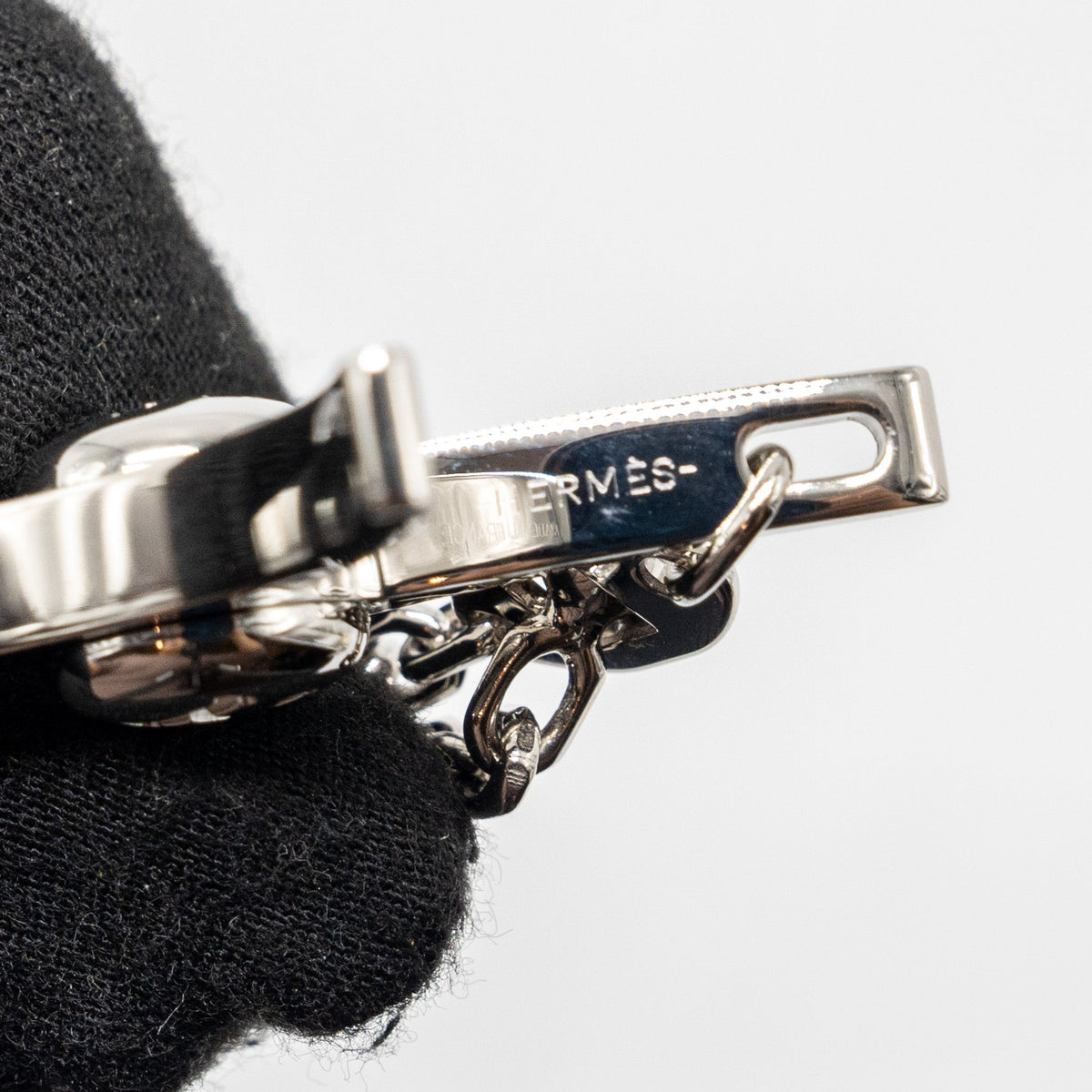 hermes-filou-glove-clip-silver-tone-1