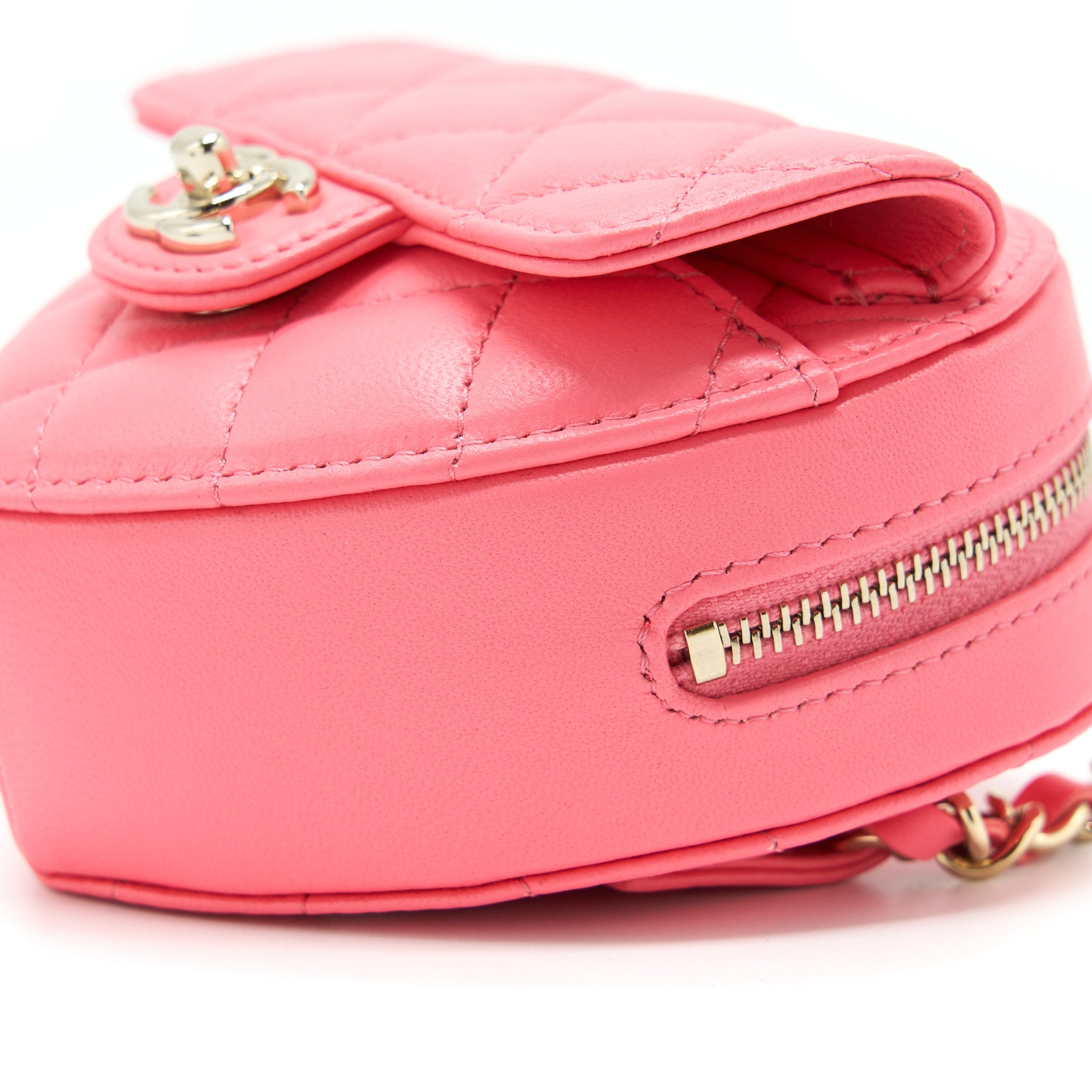 chanel-22s-heart-belt-bag-lambskin-pink-lghw