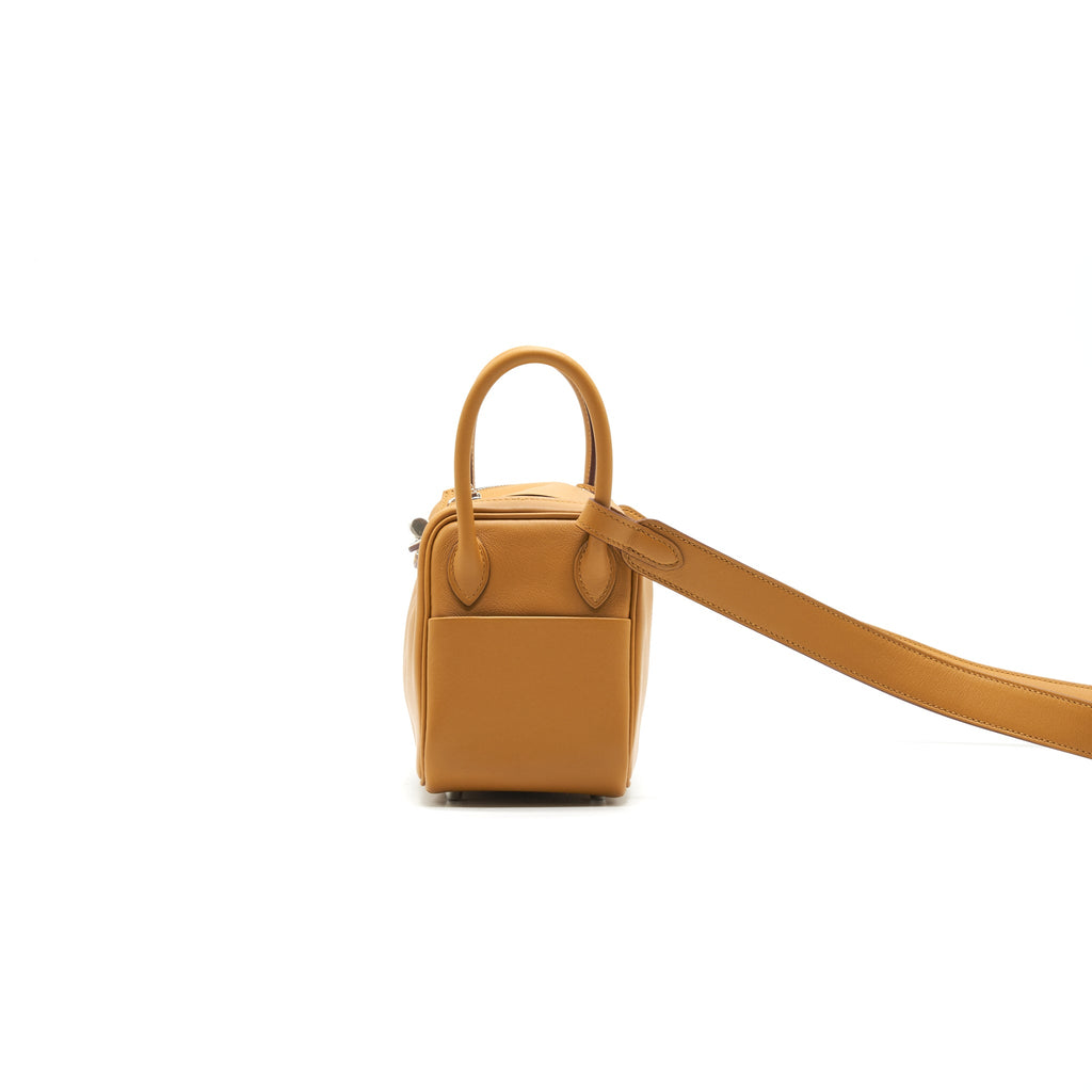 hermes-mini-lindy-swift-leather-sesame-with-shw