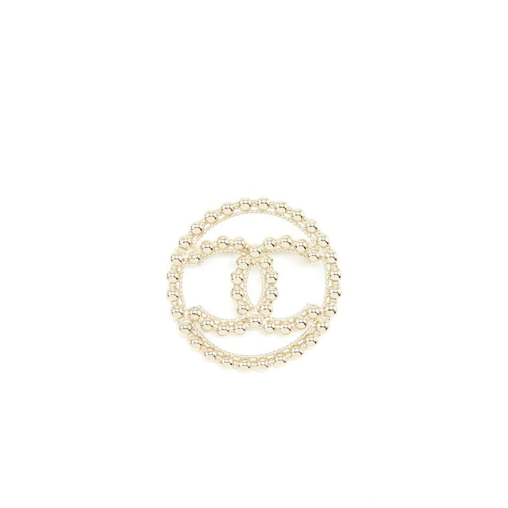 chanel-round-cc-logo-brooch-lghw