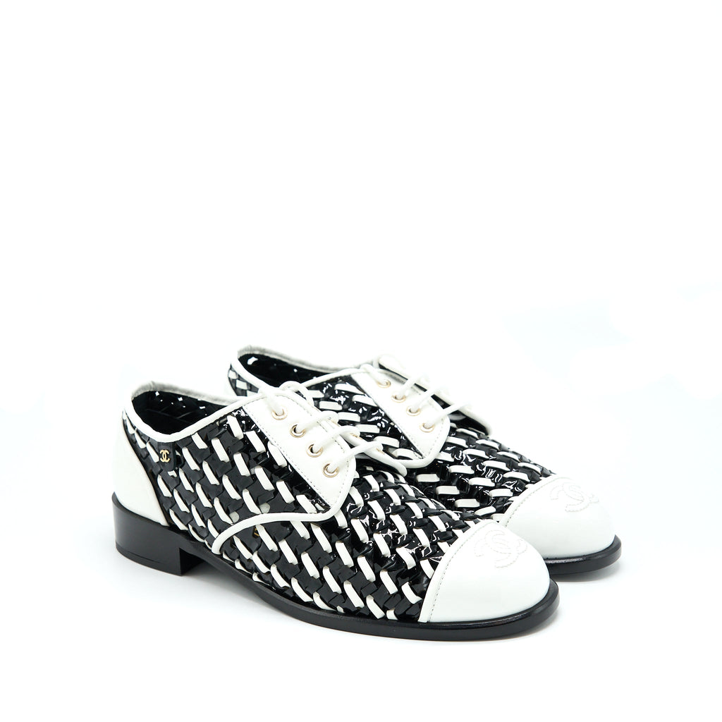 chanel-size39-patent-black-white-loafer