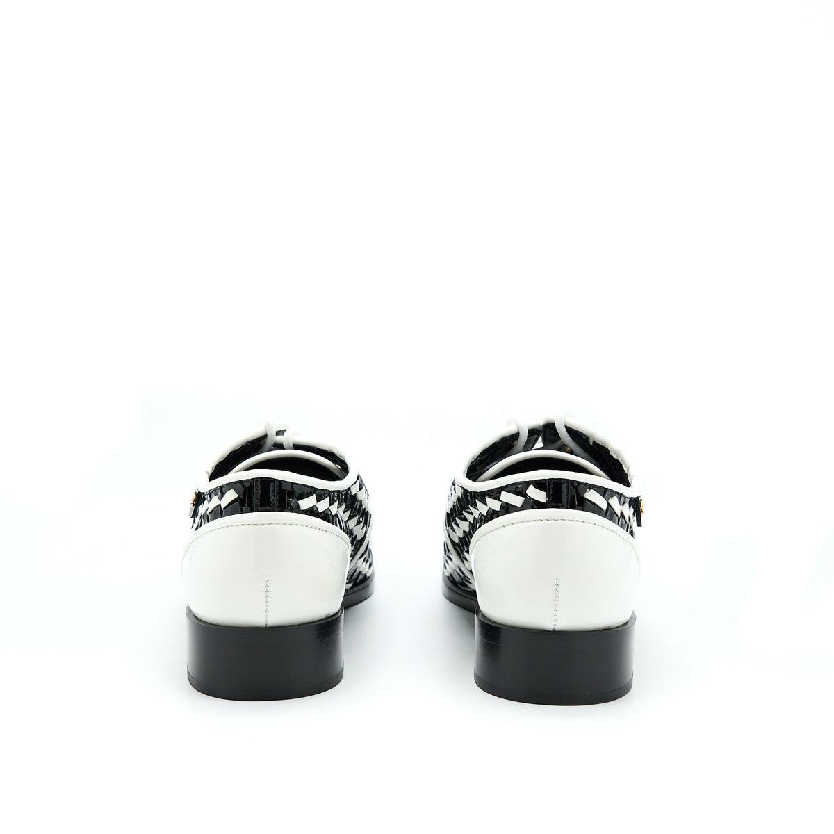 chanel-size39-patent-black-white-loafer