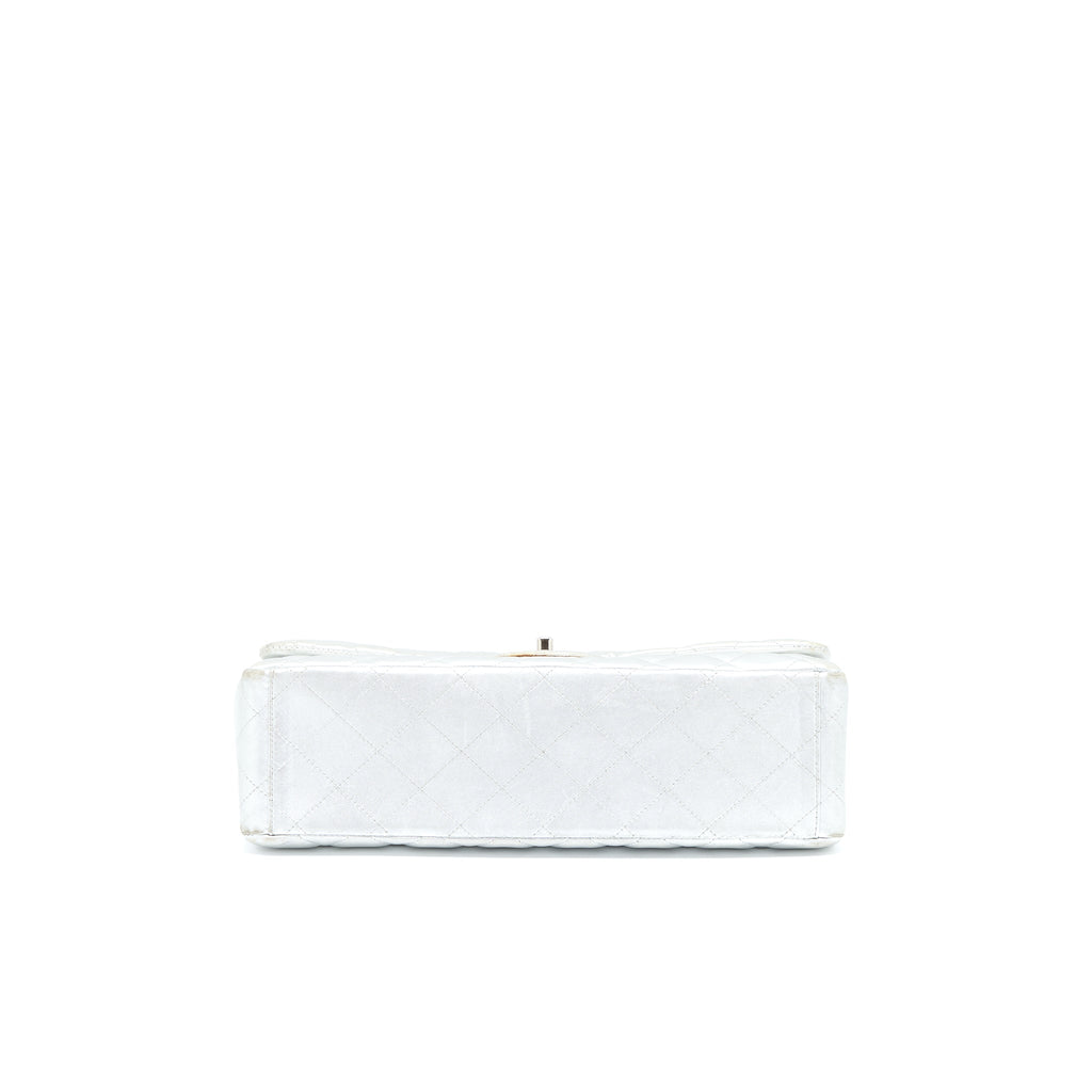chanel-maxi-classic-single-flap-bag-lambskin-silver-shw