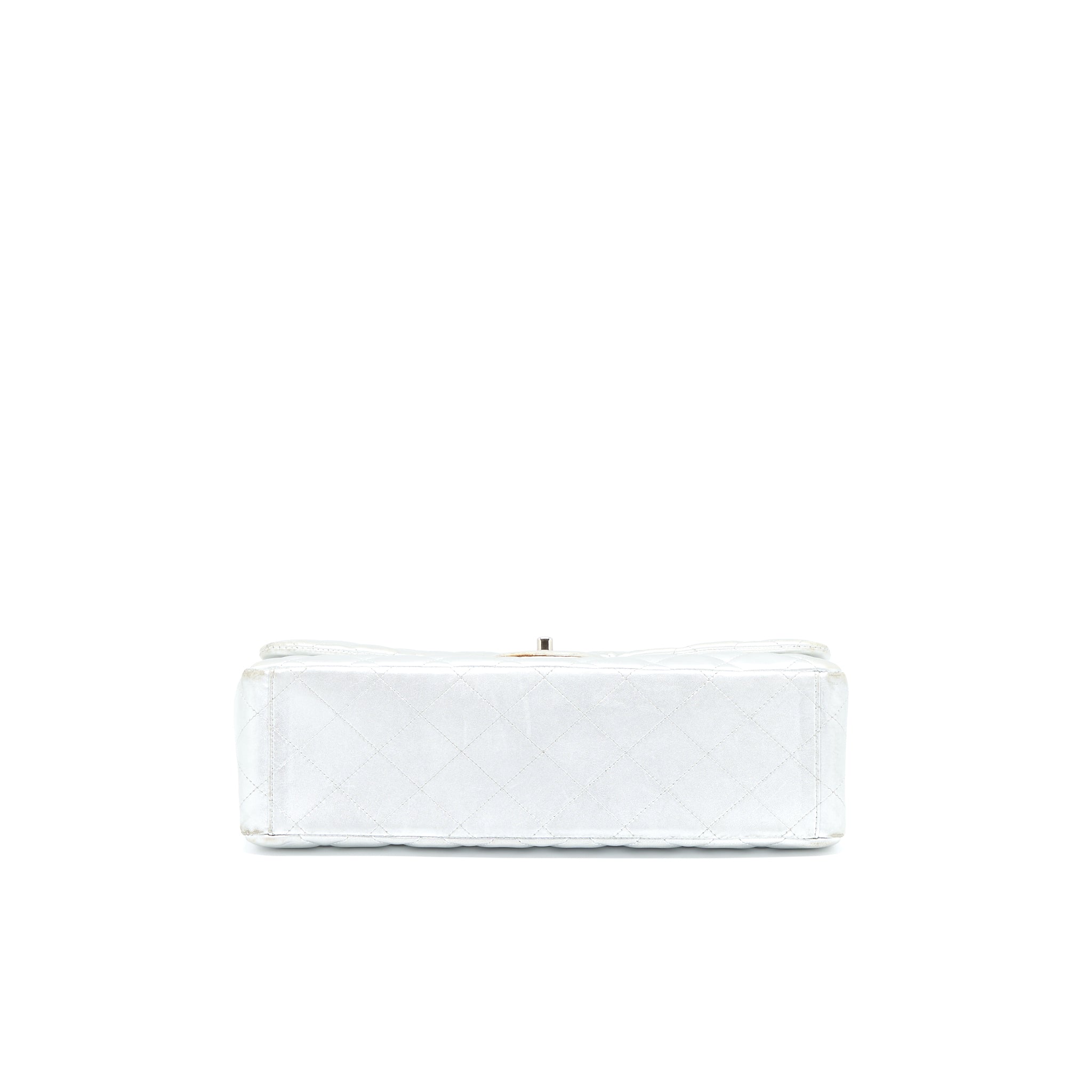 chanel-maxi-classic-single-flap-bag-lambskin-silver-shw