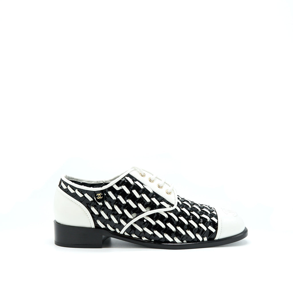 chanel-size39-patent-black-white-loafer
