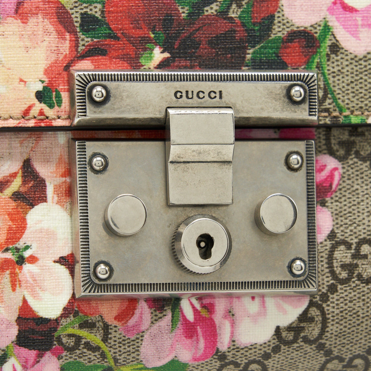 gucci-small-padlock-print-pink