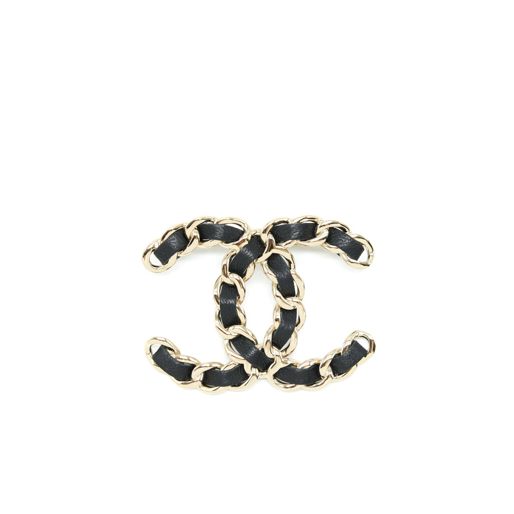 chanel-cc-logo-leather-chain-brooch-light-gold-tone
