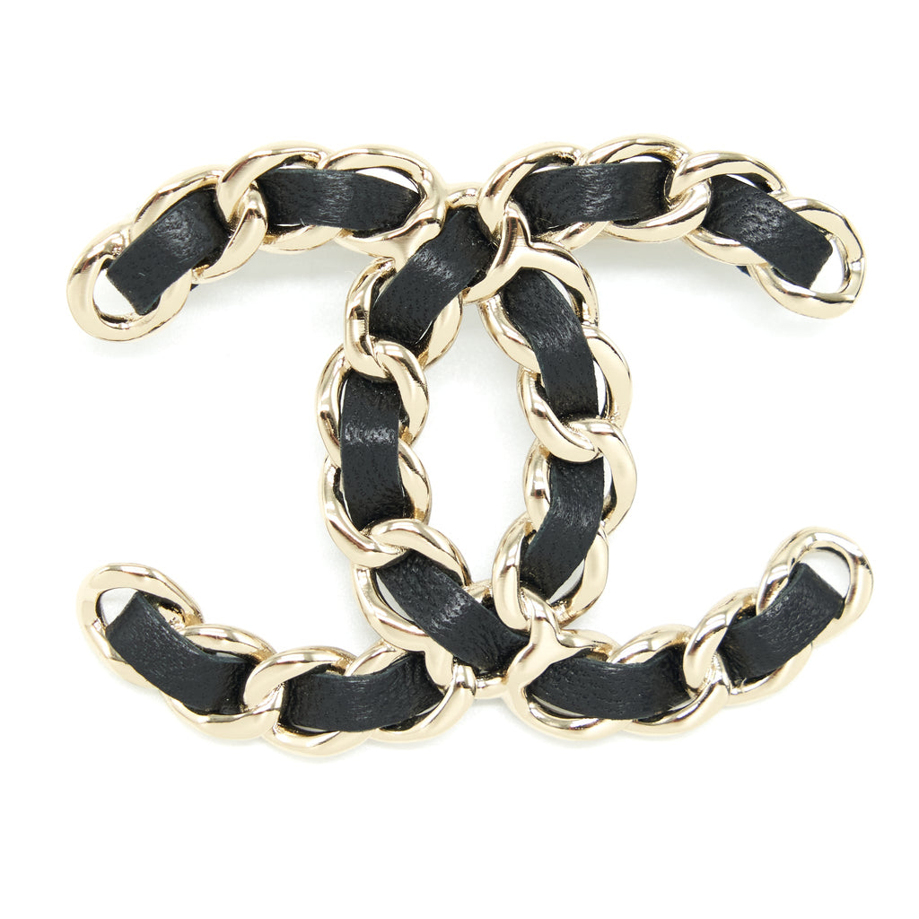 chanel-cc-logo-leather-chain-brooch-light-gold-tone