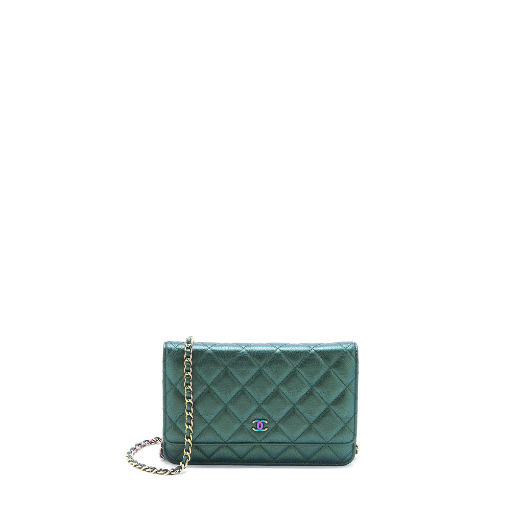 chanel-classic-wallet-on-chain-goatskin-iridescent-green-rainbow-hardware