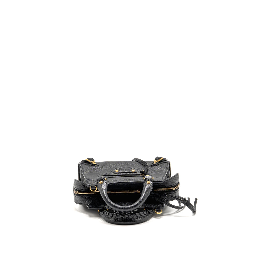 balenciaga-neo-classic-city-bag-grained-calfskin-black-ghw